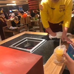 品味热辣与服务艺术 巴奴毛肚火锅（大卫城店）的火锅服务体验