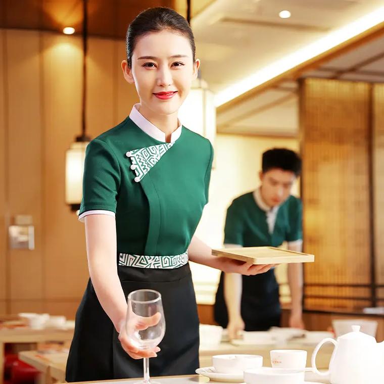 时尚与实用并重 探寻爆款火锅店女服务员工作服的魅力